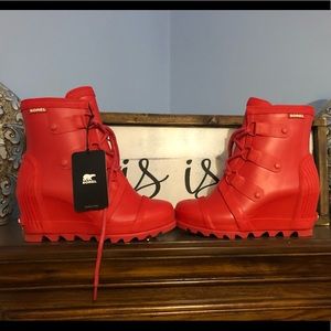 Sorel red wedge rain boots